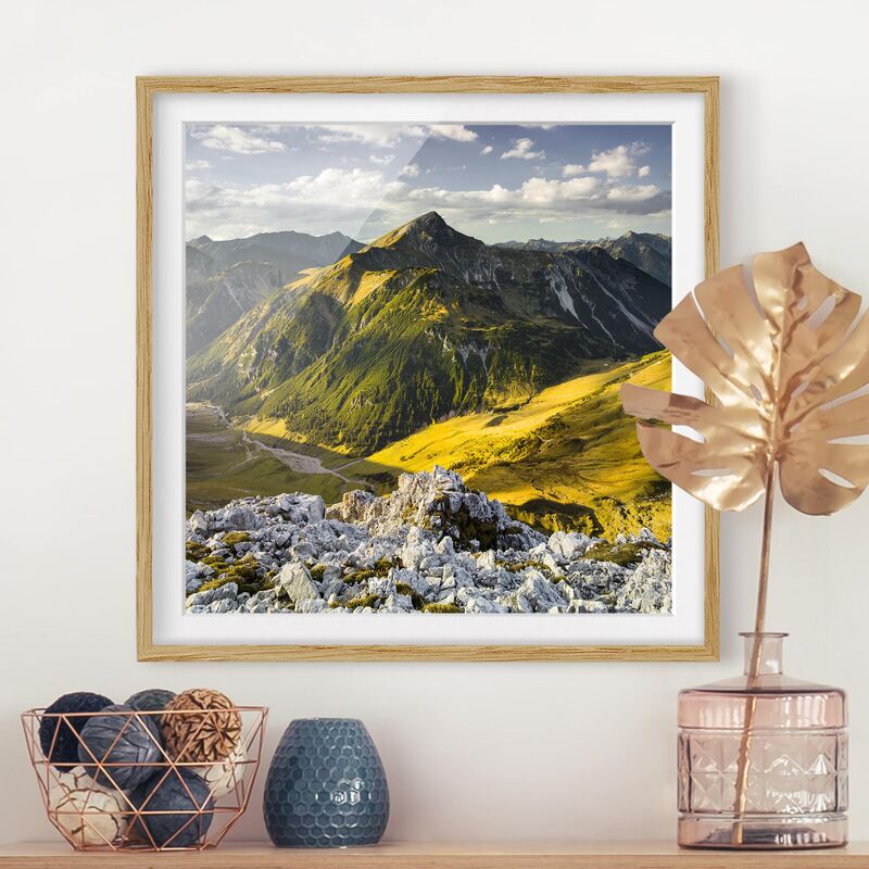 

Póster enmarcado - Mountains And Valley Of The Lechtal Alps In Tirol Dimensión LxA: 20cm x 20cm, Marco: Roble