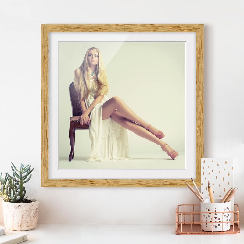 

Póster enmarcado - No.270 Blonde Elegance Dimensión LxA: 20cm x 20cm, Marco: Roble