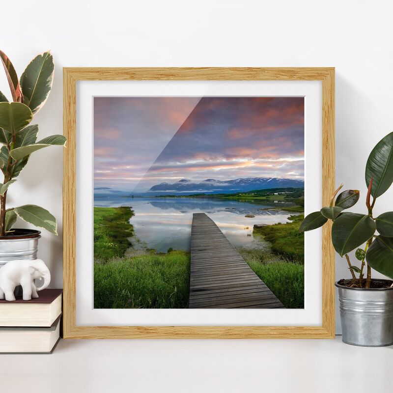 

Póster enmarcado - Norwegian Idyll Dimensión LxA: 50cm x 50cm, Marco: Roble