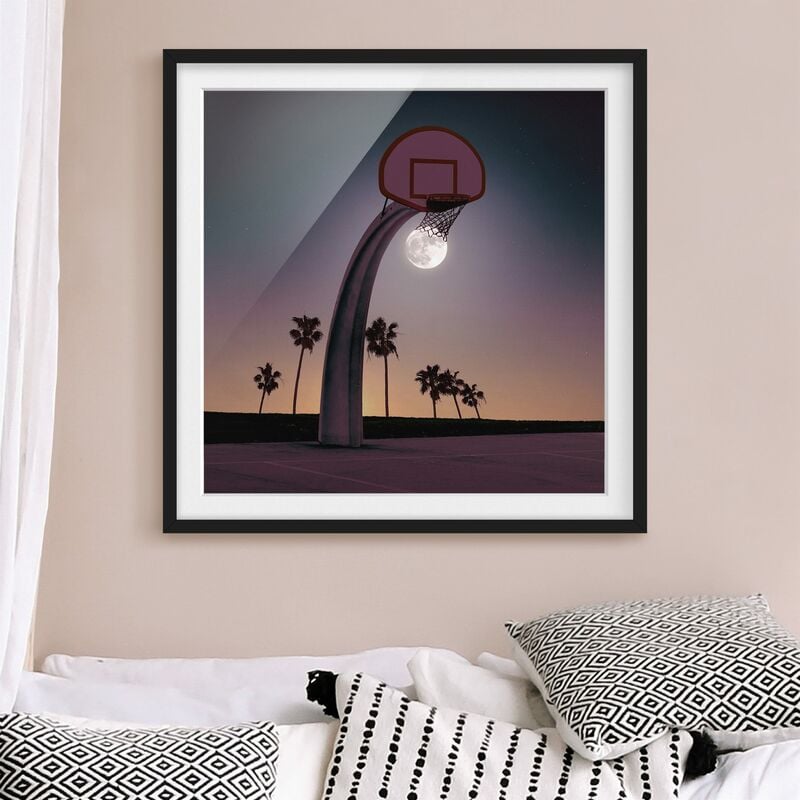 

Póster enmarcado - Pallacanestro Con La Luna Dimensión LxA: 70cm x 70cm, Marco: Negro