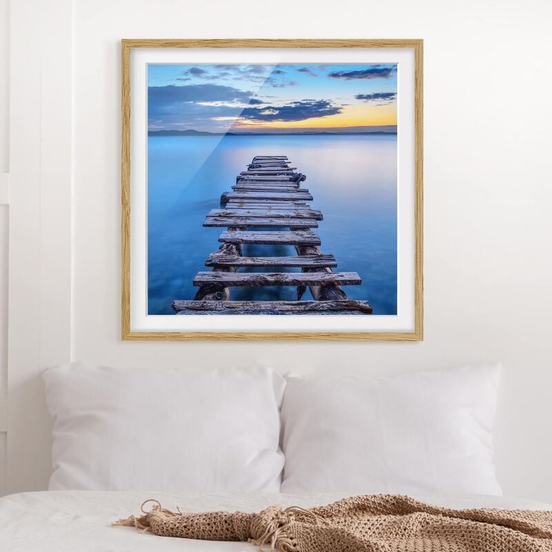 

Póster enmarcado - Pier Into The Calm Sea Dimensión LxA: 70cm x 70cm, Marco: Roble