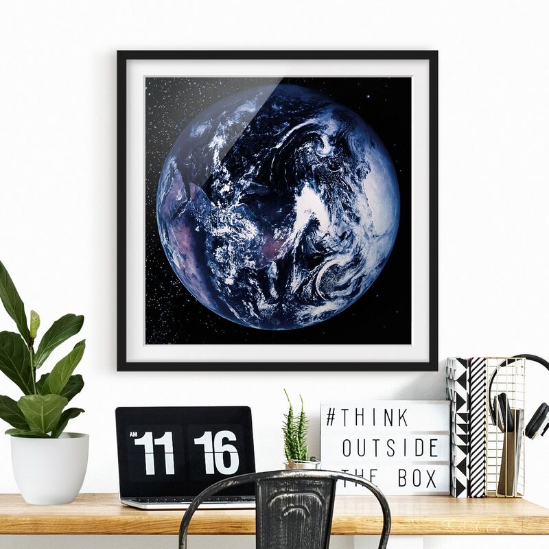

Póster enmarcado - Planet Earth Dimensión LxA: 70cm x 70cm, Marco: Negro