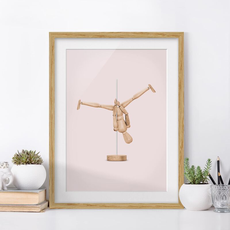 

Póster enmarcado - Pole Dance Con Figura legno Dimensión LxA: 100cm x 70cm, Marco: Roble