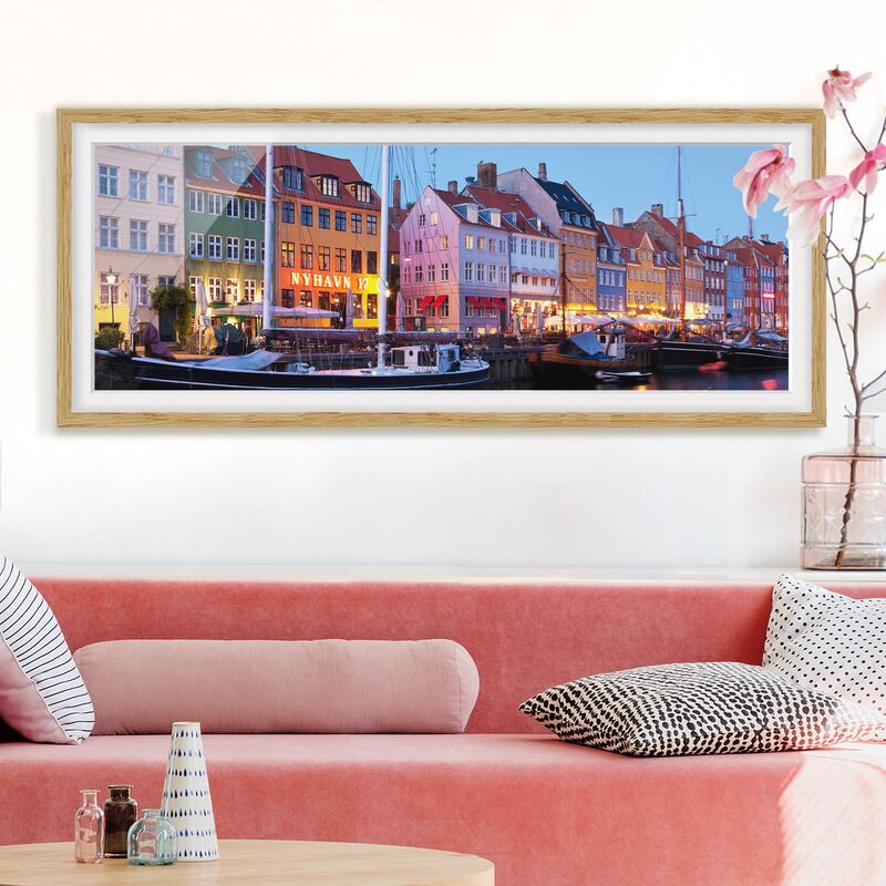 

Póster enmarcado - Porto Di Copenaghen In Serata Dimensión LxA: 30cm x 75cm, Marco: Roble