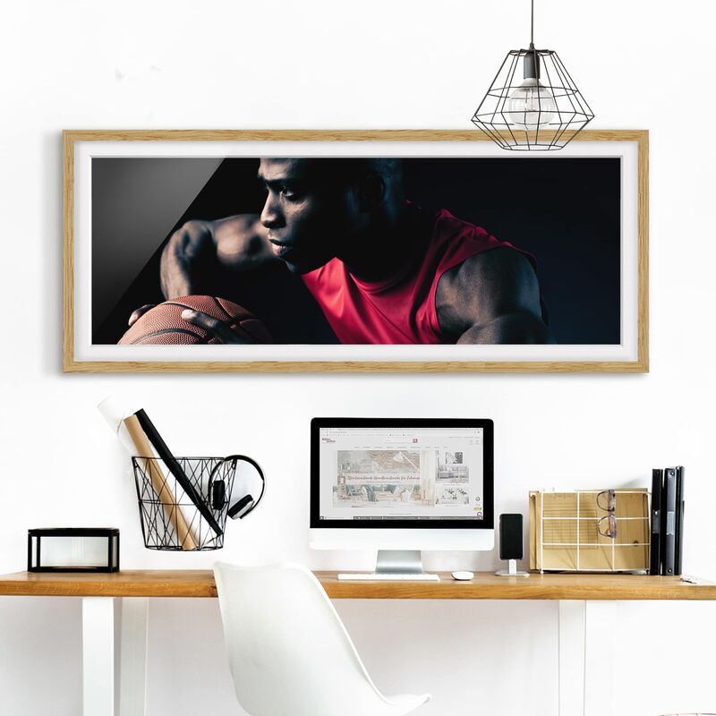 

Póster enmarcado - Primo Piano Di Un Giocatore Di Basket Dimensión LxA: 50cm x 130cm, Marco: Roble