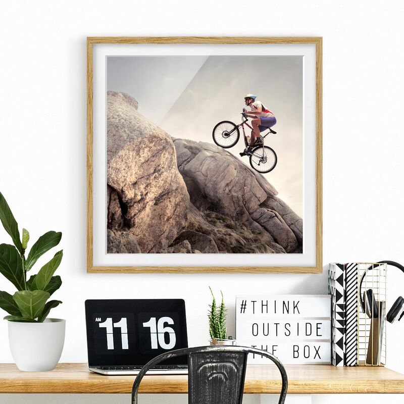 

Póster enmarcado - Riding Up That Hill Dimensión LxA: 70cm x 70cm, Marco: Roble