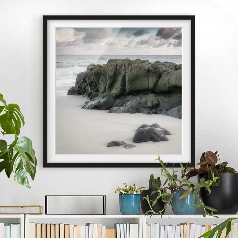 

Póster enmarcado - Rocce sulla spiaggia Dimensión LxA: 70cm x 70cm, Marco: Negro