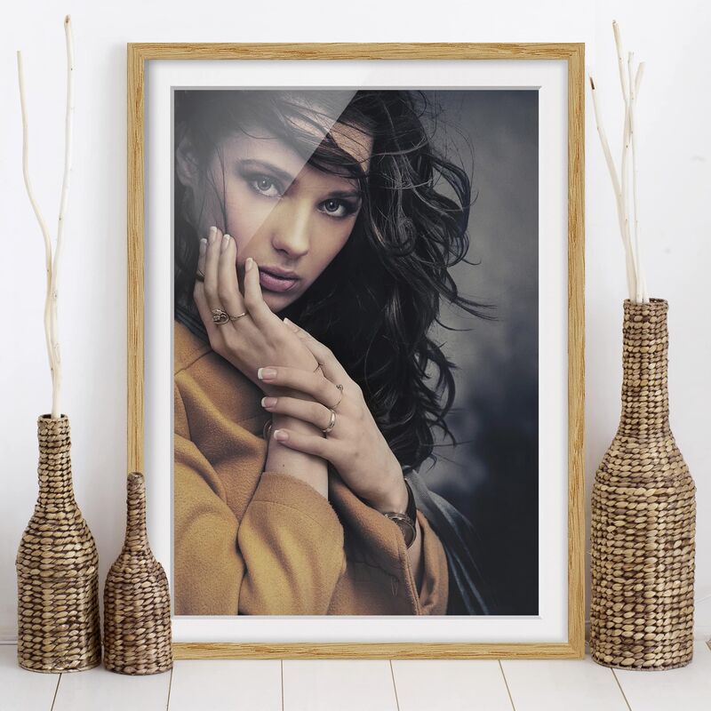 

Póster enmarcado - She Is Waiting For You Dimensión LxA: 55cm x 40cm, Marco: Roble