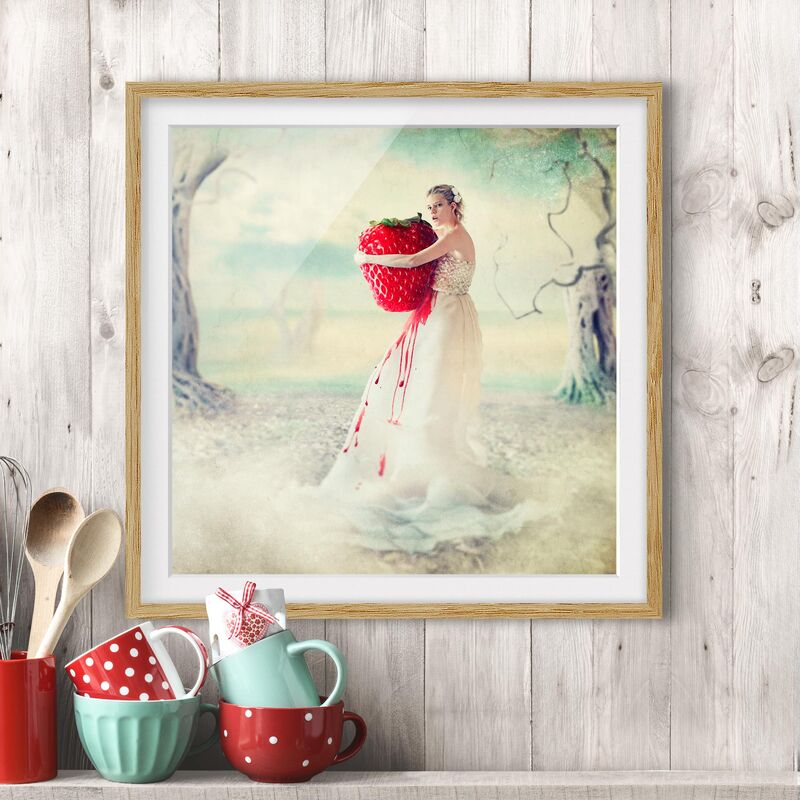 

Póster enmarcado - Strawberry Princess Dimensión LxA: 50cm x 50cm, Marco: Roble