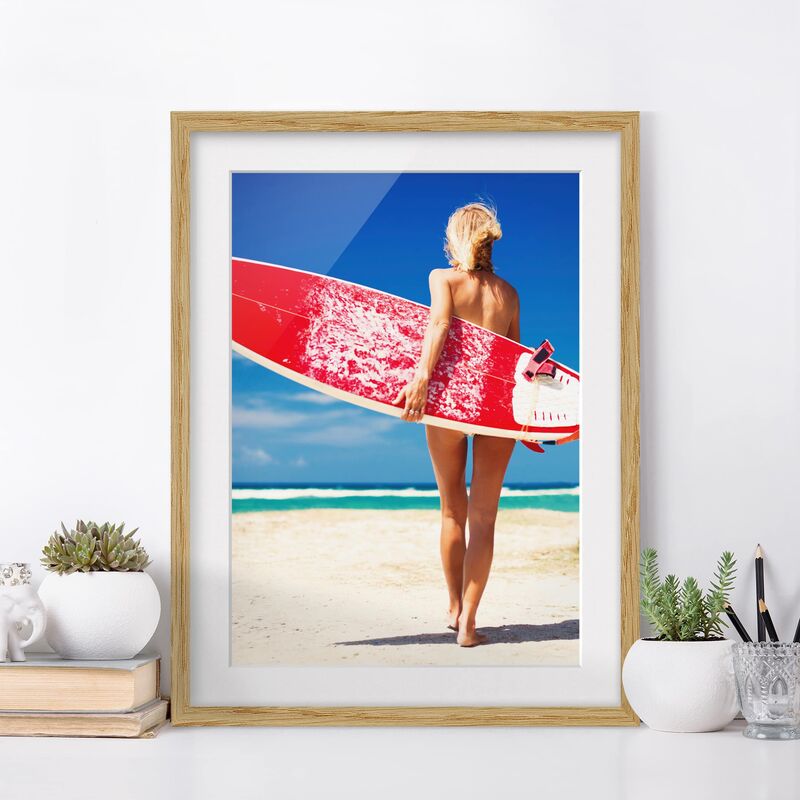 

Póster enmarcado - Surfer Girl Dimensión LxA: 55cm x 40cm, Marco: Roble