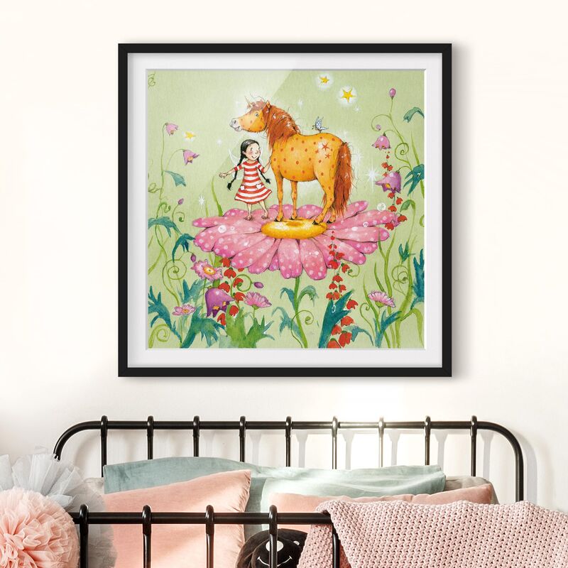 

Póster enmarcado - The Magic Pony On The Flower Dimensión LxA: 30cm x 30cm, Marco: Negro
