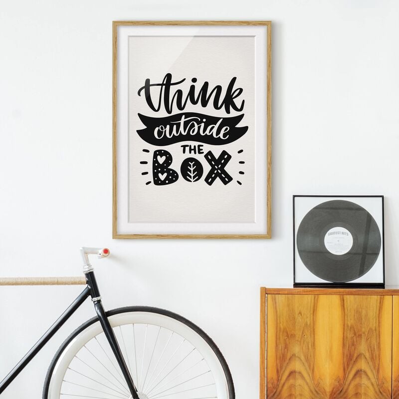 

Póster enmarcado - Think Outside The Box Dimensión LxA: 24cm x 18cm, Marco: Roble