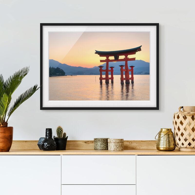 

Bilderwelten - Póster enmarcado - Torii At Itsukushima Dimensión LxA: 70cm x 100cm, Marco: Negro