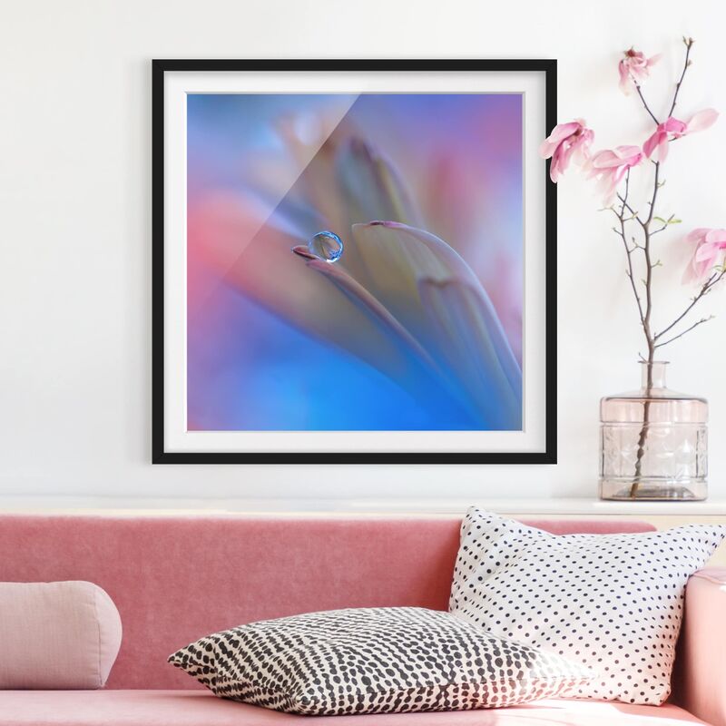 

Póster enmarcado - Touch Me Softly Dimensión LxA: 70cm x 70cm, Marco: Negro