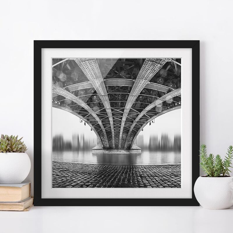 

Póster enmarcado - Under The Iron Bridge Dimensión LxA: 70cm x 70cm, Marco: Negro