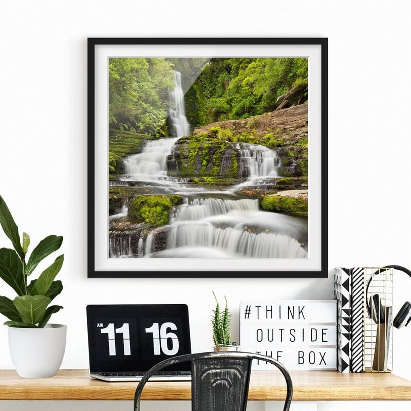 

Póster enmarcado - Upper Mclean Falls In New Zealand Dimensión LxA: 20cm x 20cm, Marco: Negro