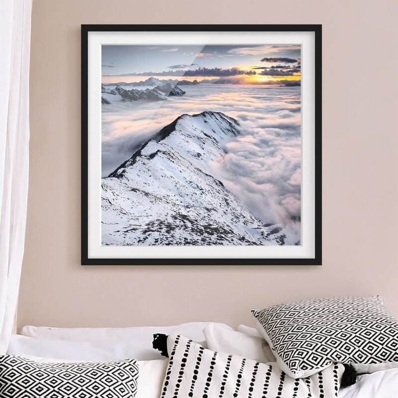 

Póster enmarcado - View Of Clouds And Mountains Dimensión LxA: 50cm x 50cm, Marco: Negro