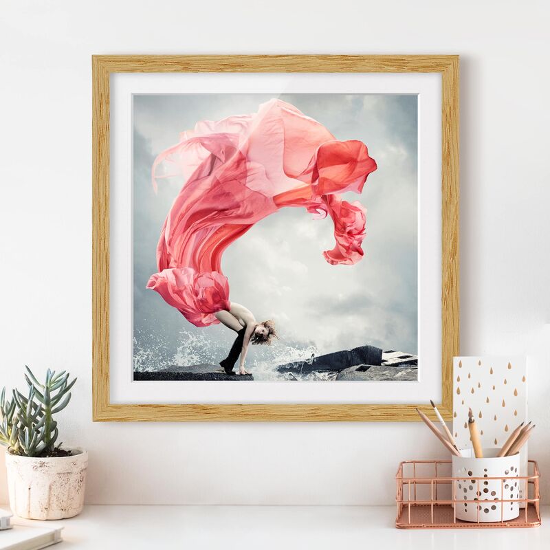 

Póster enmarcado - Woman At The Sea Dimensión LxA: 30cm x 30cm, Marco: Roble