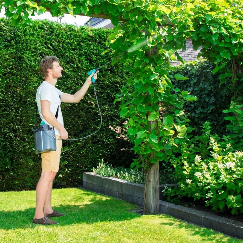 Vonroc - Pulvérisateur à pression 5L - Batterie 4V intégrée - Indicateur led - 2 lances de pulvérisation, une bandoulière et un câble de charge usb