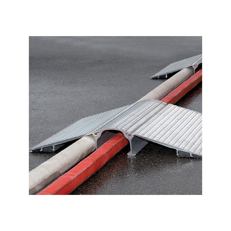 Rampe passage camion sur tuyaux - Longueur 700 mm / Largeur 750 mm - Hauteur 93 mm - Charge max 7 000kg - Prix Unitaire - skrb