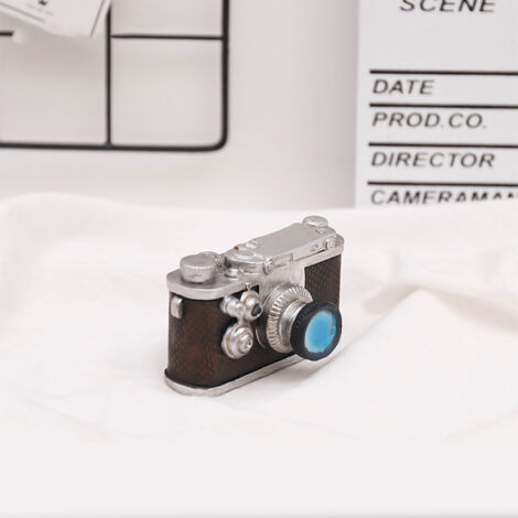 Retro Mini Statue Resin Desktop Artwork Home Ornament Decorative Props for Clothes Store Window Camera