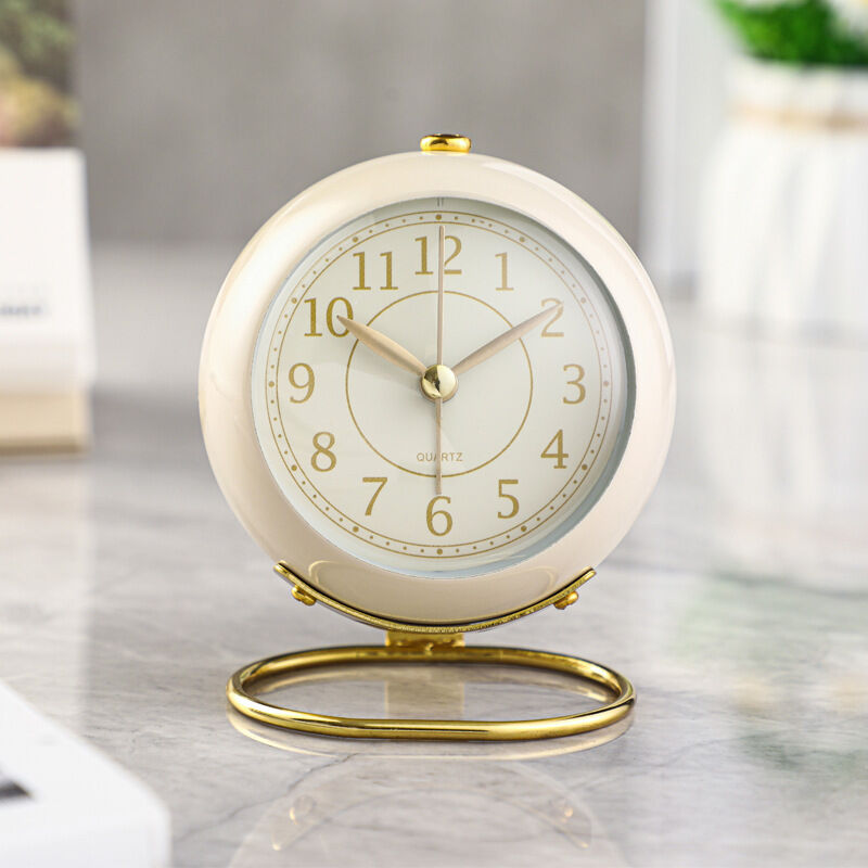 Réveil créatif avec base en anneau, horloge de chevet rétro silencieuse avec veilleuse, réveil à vent pour étudiant