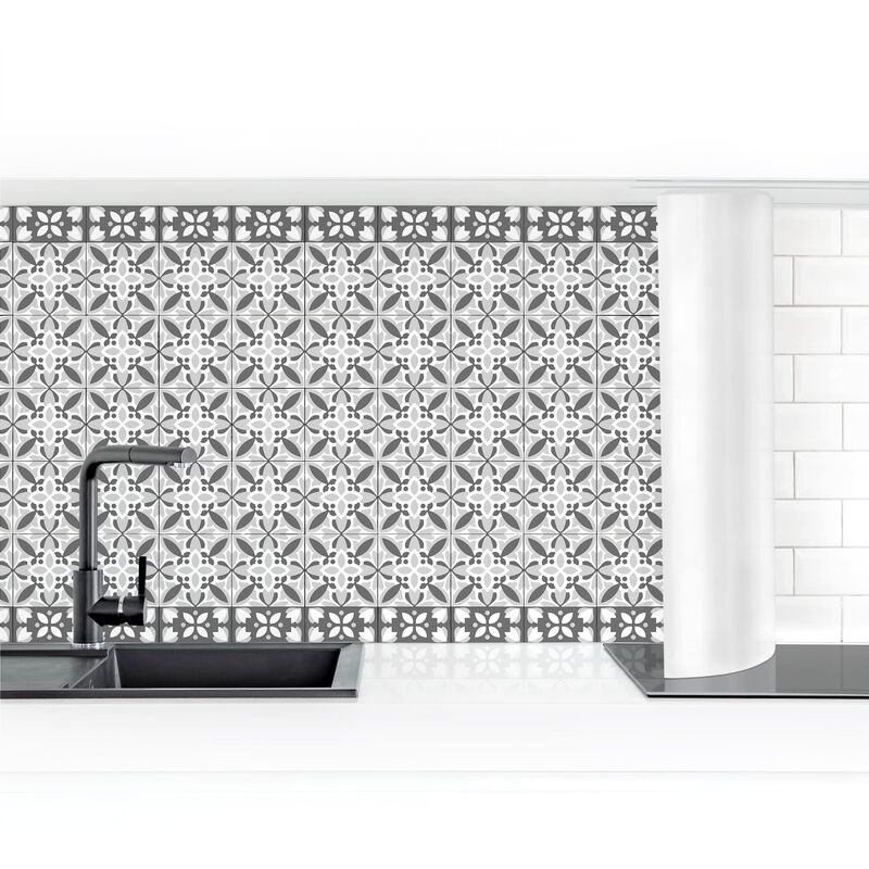 

Revestimiento pared cocina - Geometric Tiles Mix Bloom Gray Dimensión LxA: 60cm x 400cm Material: Magnético