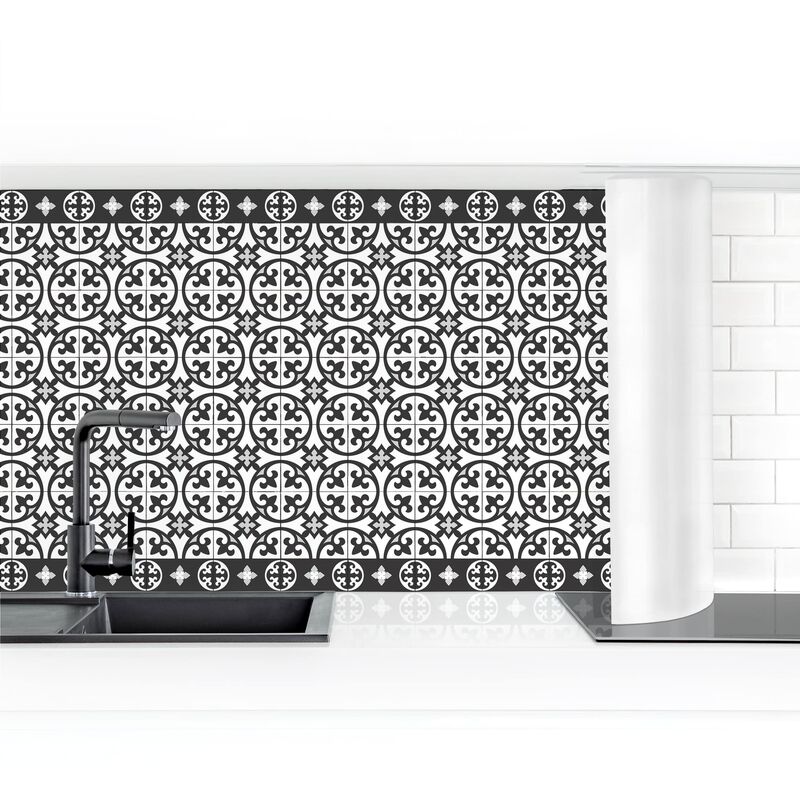 

Revestimiento pared cocina - Geometric Tiles Mix Circles Black Dimensión LxA: 50cm x 350cm Material: Magnético