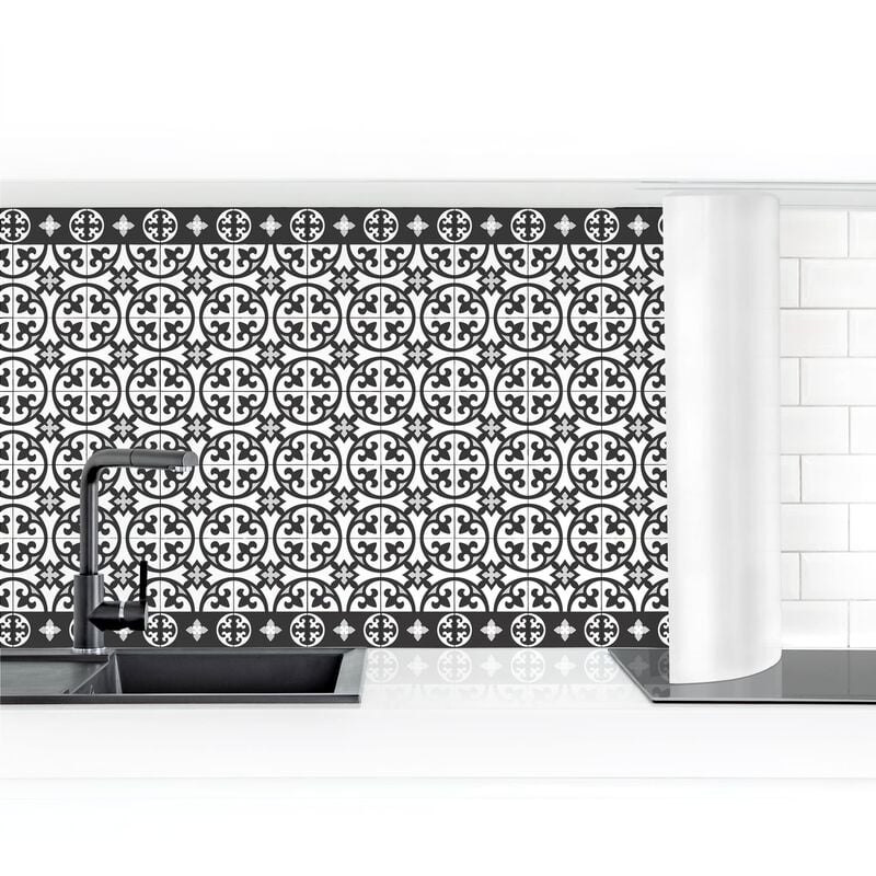 

Revestimiento pared cocina - Geometric Tiles Mix Circles Black Dimensión LxA: 100cm x 300cm Material: Smart