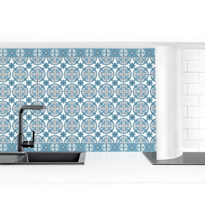 

Revestimiento pared cocina - Geometric Tiles Mix Circles Blue Gray Dimensión LxA: 80cm x 200cm Material: Smart