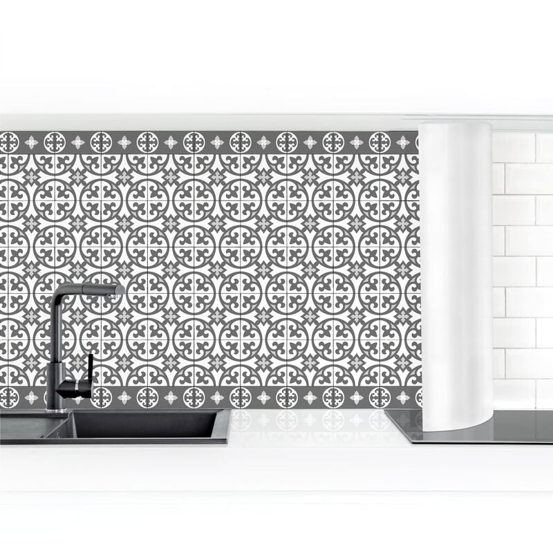 

Revestimiento pared cocina - Geometric Tiles Mix Circles Gray Dimensión LxA: 60cm x 300cm Material: Premium