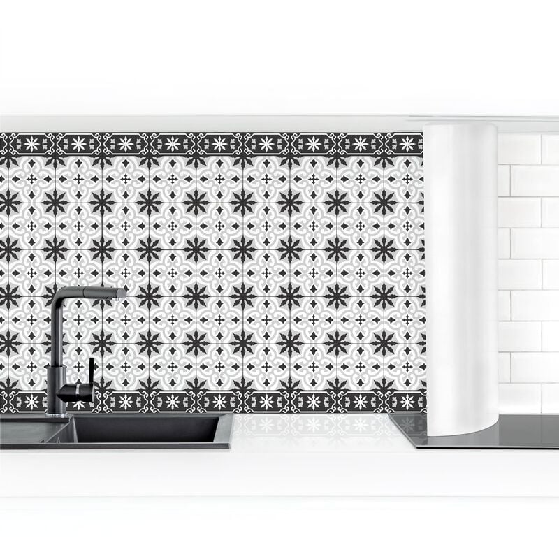 

Revestimiento pared cocina - Geometric Tiles Mix Cross Black Dimensión LxA: 70cm x 400cm Material: Magnético