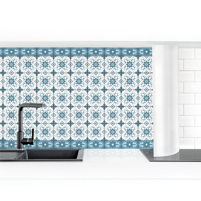 

Revestimiento pared cocina - Geometric Tiles Mix Flower Blue Gray Dimensión LxA: 80cm x 250cm Material: Magnético