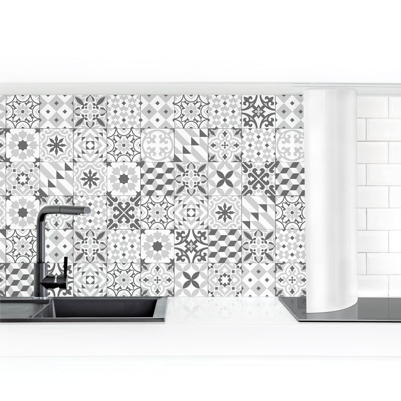 

Bilderwelten - Revestimiento pared cocina - Geometric Tiles Mix Gray Dimensión LxA: 90cm x 300cm Material: Magnético