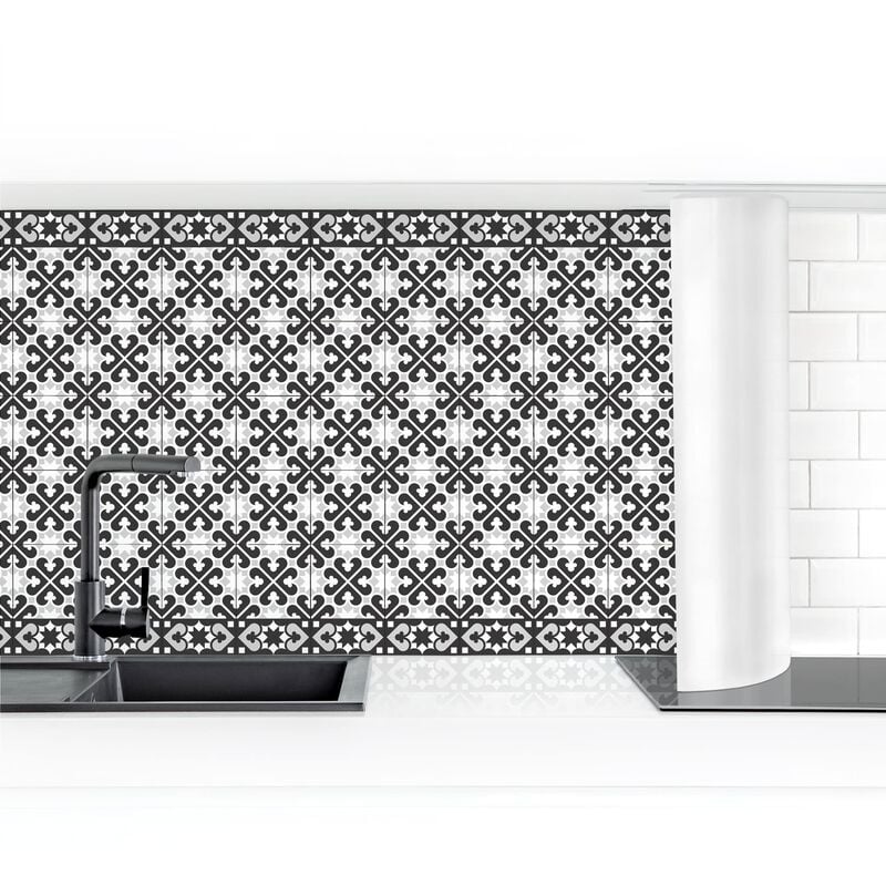 

Revestimiento pared cocina - Geometric Tiles Mix Heart Black Dimensión LxA: 60cm x 350cm Material: Premium