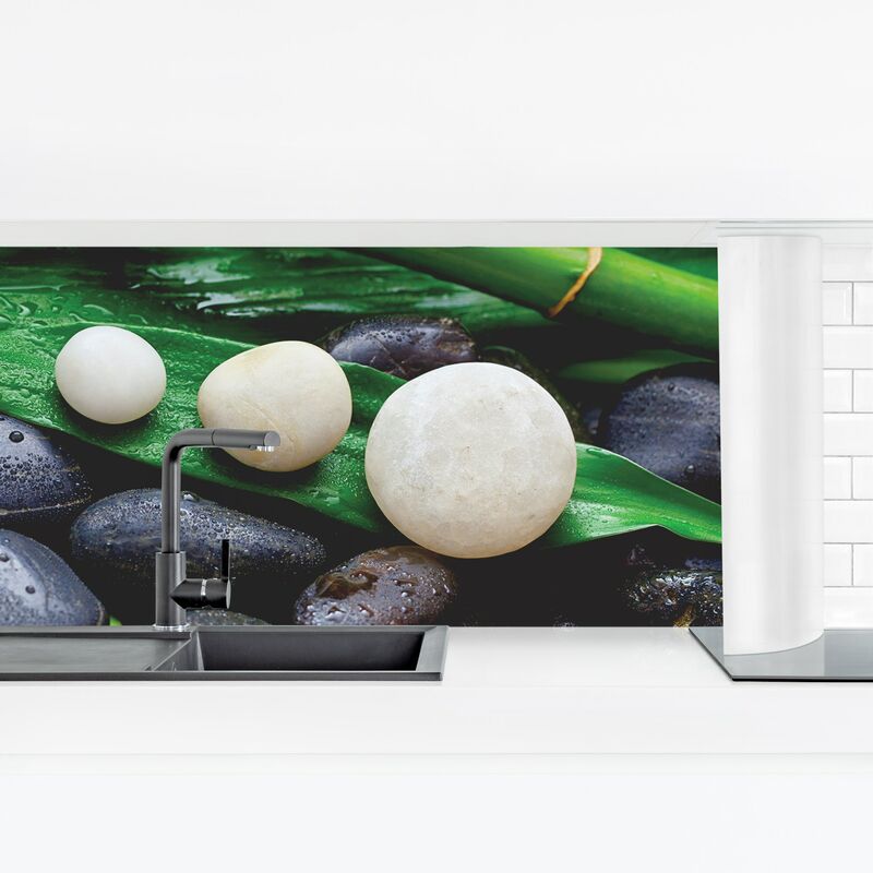 

Revestimiento pared cocina - Green Bamboo With Zen Stones Dimensión LxA: 70cm x 245cm Material: Premium
