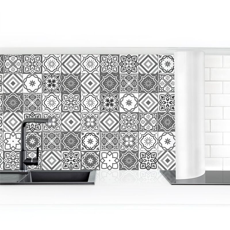 

Revestimiento pared cocina - Mediterranean Tile Pattern Grayscale Dimensión LxA: 80cm x 250cm Material: Premium