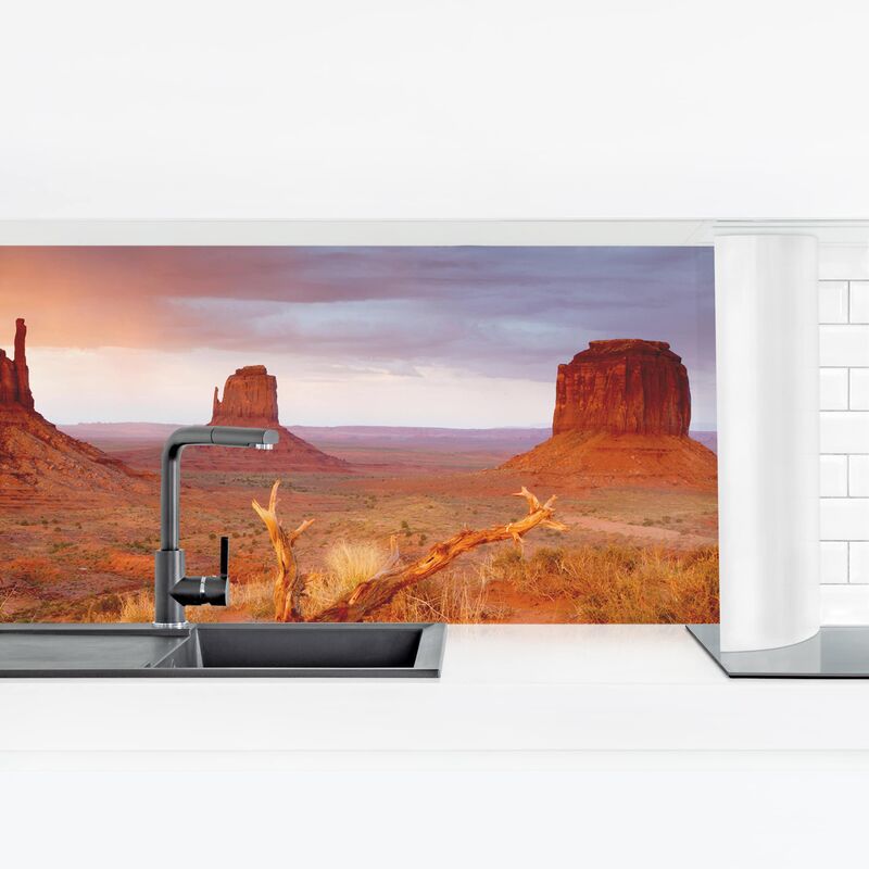 

Revestimiento pared cocina - Monument Valley At Sunset Dimensión LxA: 90cm x 315cm Material: Premium