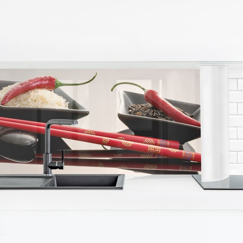 

Revestimiento pared cocina - Red Chilies In Rice Husks Dimensión LxA: 50cm x 175cm Material: Smart