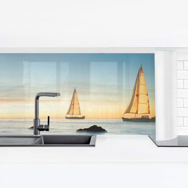 

Revestimiento pared cocina - Sailboats In The Ocean Dimensión LxA: 100cm x 350cm Material: Premium