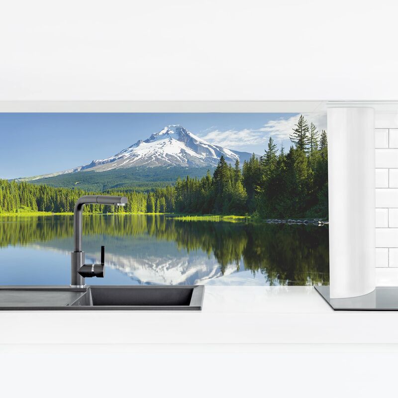 

Revestimiento pared cocina - Volcano With Water Reflection Dimensión LxA: 40cm x 140cm Material: Smart