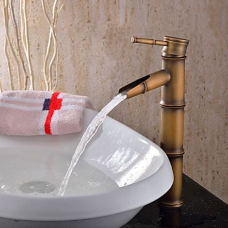 Robinet de lavabo antique en forme de bambou