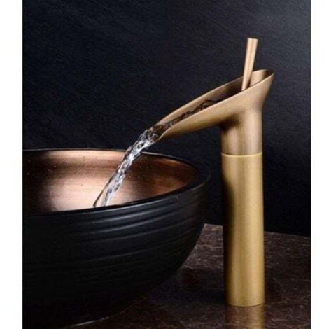 Robinet mitigeur d'évier de cuisine, robinets de lavabo cascade robinet de salle de bain de bain mélangeur de style verre à vin