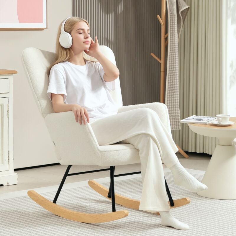 Rocking chair, fauteuil à bascule avec dossier confortable et coussins en bois, aspect laine berbère, scandinave, salon, chambre à coucher - Blanc