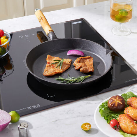 Round Cast Iron Skillet with Removable Wooden Handle and Oil Spout
