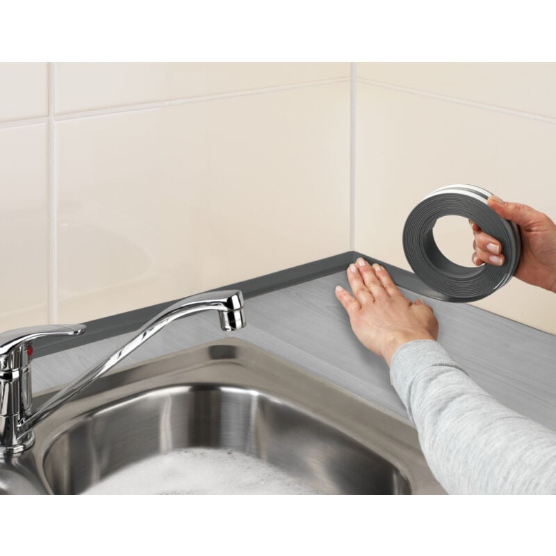 Wenko - Bande d'étanchéité 4 m Gris Ruban adhésif salle de bain autocollant pour cuisine flexible résistant aux produits de nettoyage idéal pour plan