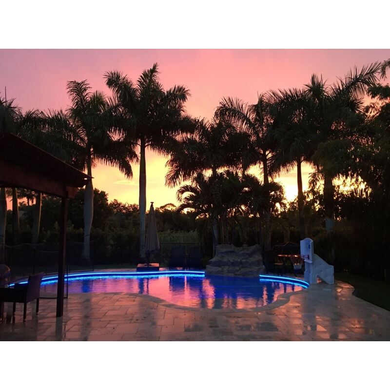 Ruban LED COB 24V RGB pour piscine ou bassin en 25 Mètres étanche IP68