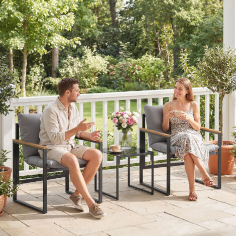 Salon de jardin 3 pièces 2 places avec 2 fauteuils 1 table basse, plateau en verre trempé et coussins, gris