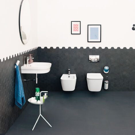 Sanitari A16 sospesi senza brida cm. 52x36 con sedile slim soft