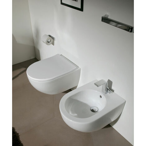Sanitari App sospesi senza brida cm. 54x36 con sedile softclose